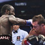 Terence Crawford (à gauche) a détrôné Canelo Alvarez samedi à Las Vegas KEYSTONE/AP/David Becker